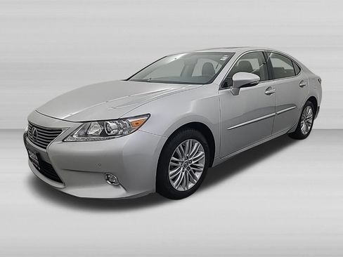 Used 2015 Lexus ES 350 w/ Luxury Package FWD image 7