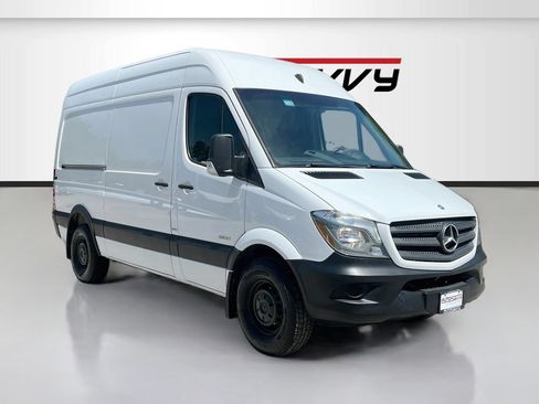 Used 2015 Mercedes-Benz Sprinter 2500 image 1