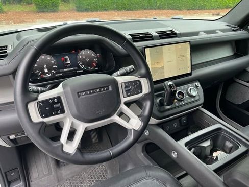 Used 2024 Land Rover Defender 130 X-Dynamic SE AWD/4WD image 6