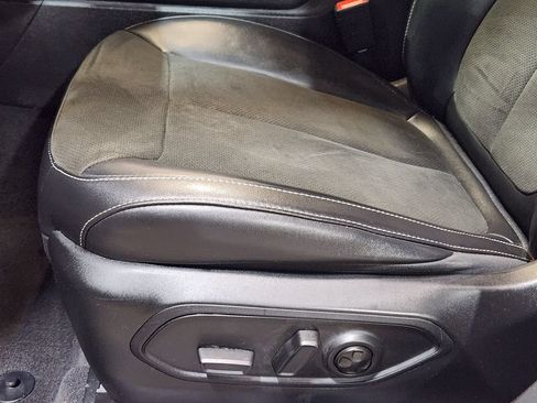 Used 2022 Jeep Grand Cherokee L Laredo RWD image 45