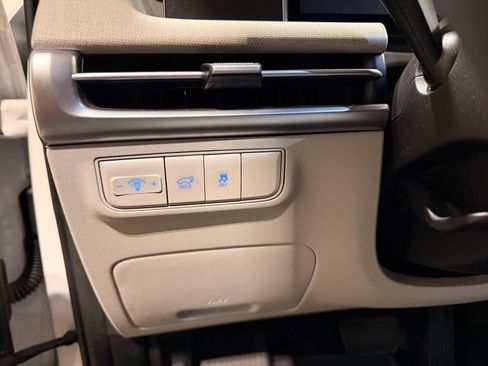 Used 2025 Hyundai Tucson SEL FWD image 17