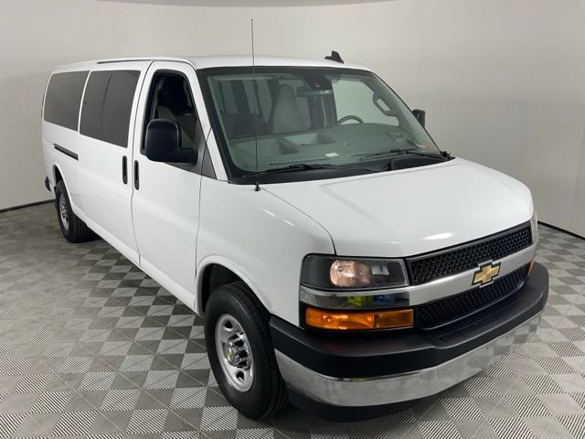 Used 2024 Chevrolet Express 3500 LT w/ LT Preferred Equipment Group RWD image 13