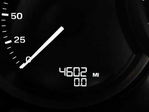 Certified 2025 Porsche Macan image 37