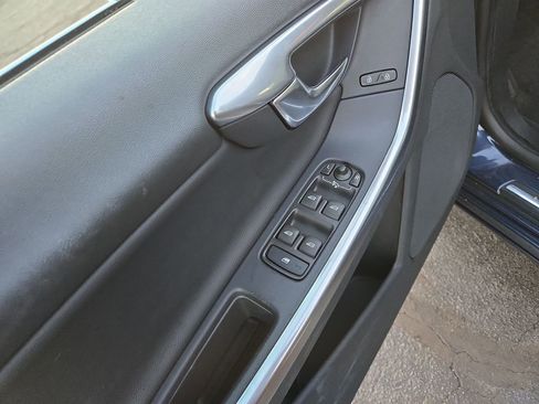 Used 2015 Volvo V60 T5 Premier image 13