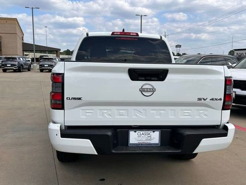 Used 2023 Nissan Frontier SV image 7