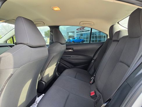 Used 2021 Toyota Corolla LE image 14