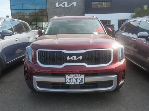 Certified 2024 Kia Telluride EX w/ EX Captain's Chair Package FWD image 5