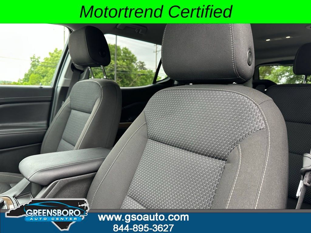 Used 2023 GMC Acadia SLE w/ Driver Convenience Package AWD/4WD image 14