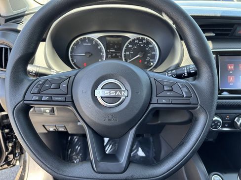 New 2025 Nissan Kicks Play S image 33