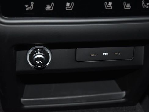 Certified 2025 Porsche Cayenne image 23