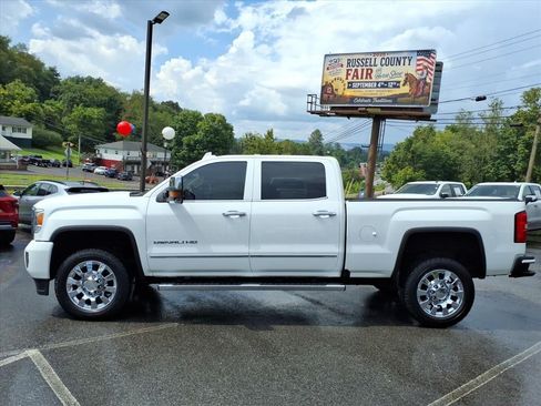 Used 2016 GMC Sierra 2500 Denali w/ Duramax Plus Package AWD/4WD image 2