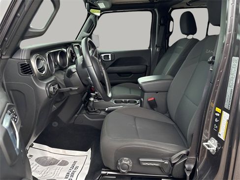 Used 2021 Jeep Wrangler Unlimited Sahara w/ Uconnect 4C Nav & Sound Group image 7