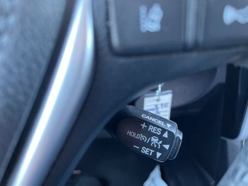 Used 2017 Toyota Corolla SE w/ Carpet Mat Package (TMS) FWD image 20