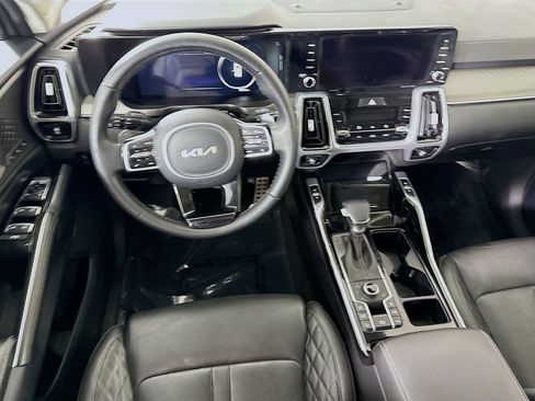 Used 2023 Kia Sorento SX AWD/4WD image 3