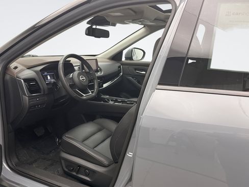 Used 2023 Nissan Rogue SL image 10