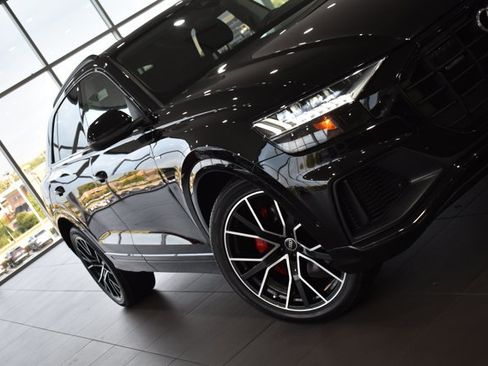 Used 2023 Audi Q8 Premium Plus w/ Premium Plus Package image 4