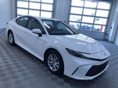 Used 2026 Toyota Camry LE FWD image 36