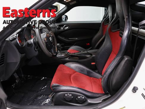 Used 2020 Nissan 370Z NISMO RWD image 13