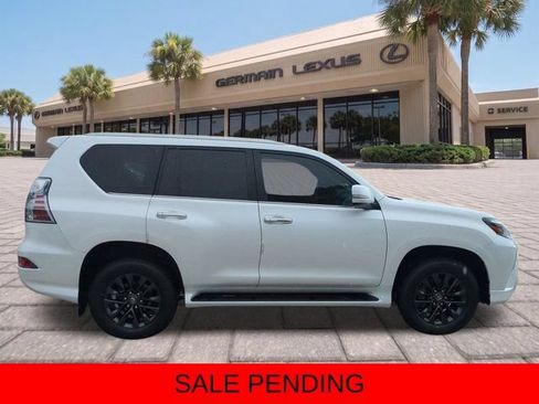 Certified 2023 Lexus GX 460 Premium w/ Premium Package AWD/4WD image 3