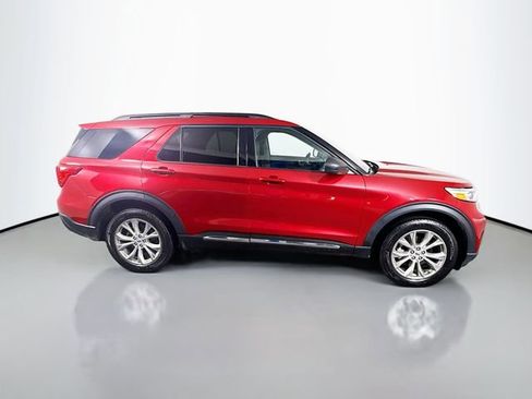 Used 2024 Ford Explorer XLT w/ Equipment Group 202A AWD/4WD image 5