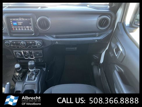 Used 2022 Jeep Gladiator Willys image 23