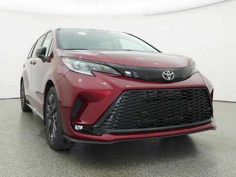 New 2026 Toyota Sienna XSE FWD image 30