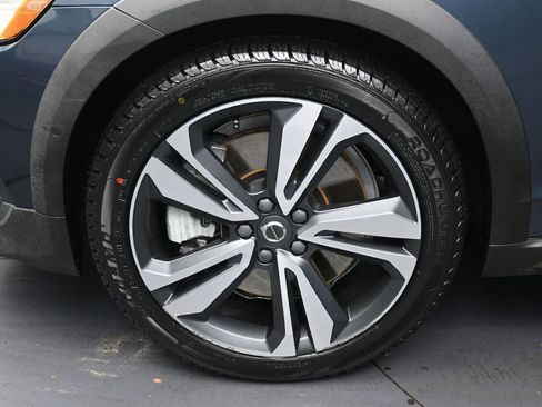 Used 2023 Volvo V60 B5 Cross Country Plus w/ Climate Package image 37