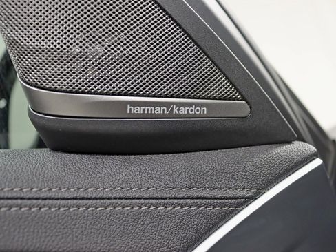 Used 2022 BMW M550i xDrive image 37