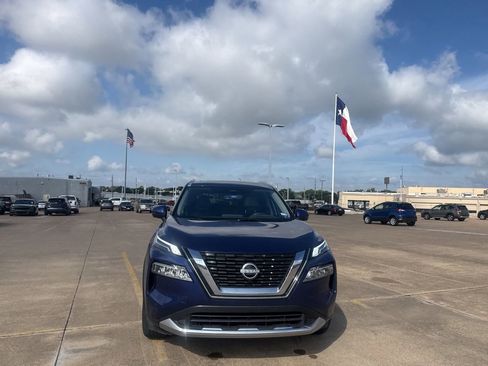 Certified 2023 Nissan Rogue Platinum w/ Platinum Premium Package FWD image 4