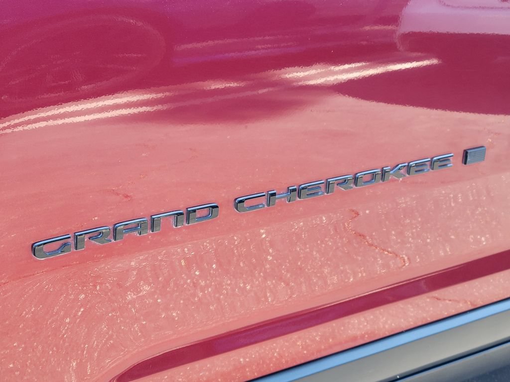 Used 2023 Jeep Grand Cherokee L Laredo AWD/4WD image 27