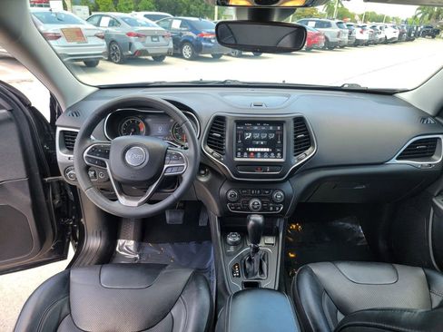 Used 2022 Jeep Cherokee Latitude Lux w/ Sun & Sound Group AWD/4WD image 17