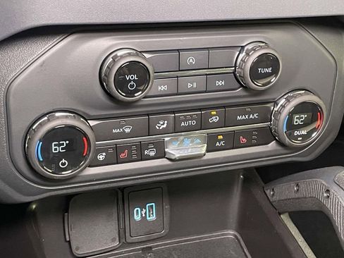 Used 2025 Ford Bronco Badlands w/ Sasquatch Package AWD/4WD image 28