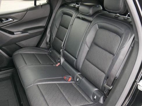 Used 2026 Chevrolet Equinox LT w/ Convenience Package II image 6