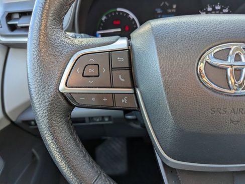 Used 2024 Toyota Sienna XLE image 29