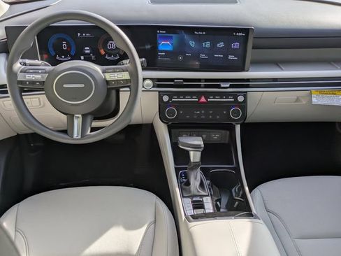 New 2026 Hyundai Tucson SEL FWD image 17