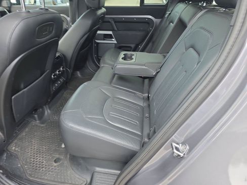 Used 2022 Land Rover Defender 110 SE AWD/4WD image 28