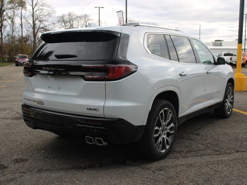 New 2026 GMC Acadia Denali Ultimate w/ LPO, All-Weather Package AWD/4WD image 8