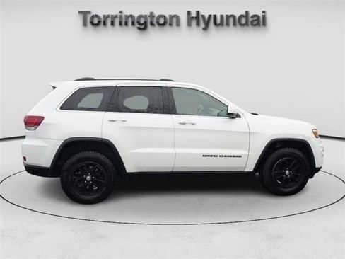 Used 2020 Jeep Grand Cherokee Laredo image 8