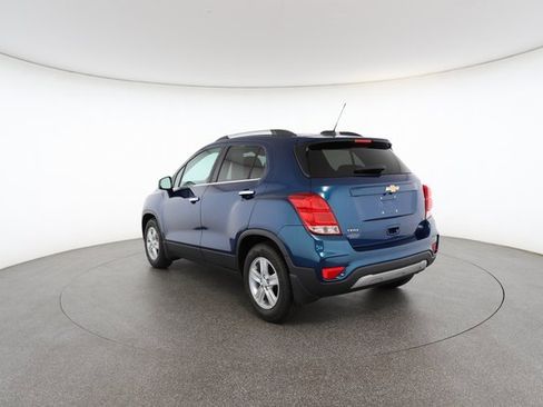 Used 2019 Chevrolet Trax LT w/ LT Convenience Package image 11