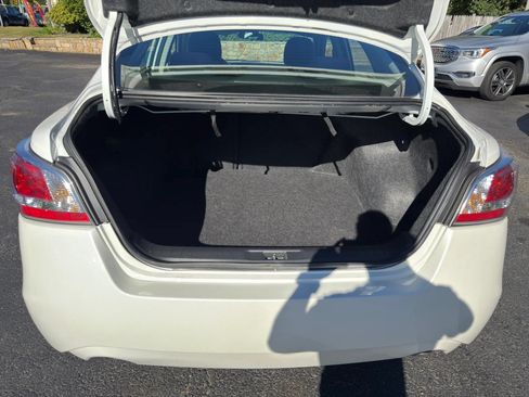 Used 2015 Nissan Altima 2.5 S w/ Sport Value Package FWD image 10