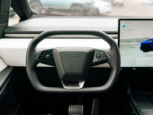 Used 2024 Tesla Cybertruck AWD Crew Cab image 22