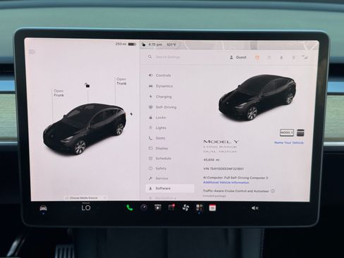 Used 2022 Tesla Model Y Long Range AWD/4WD image 30