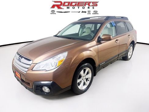 Used 2013 Subaru Outback 2.5i Premium image 3