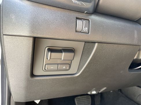 New 2025 GMC Canyon Elevation w/ Convenience Package image 25