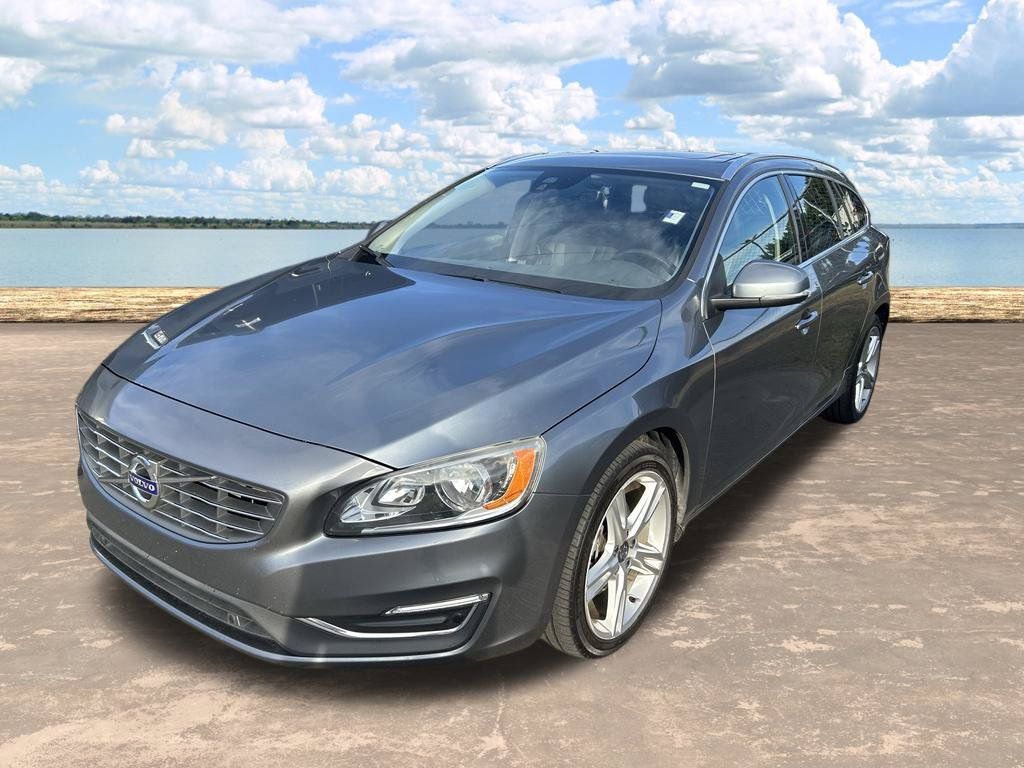 Used 2017 Volvo V60 T5 Premier w/ Convenience Package FWD image 4