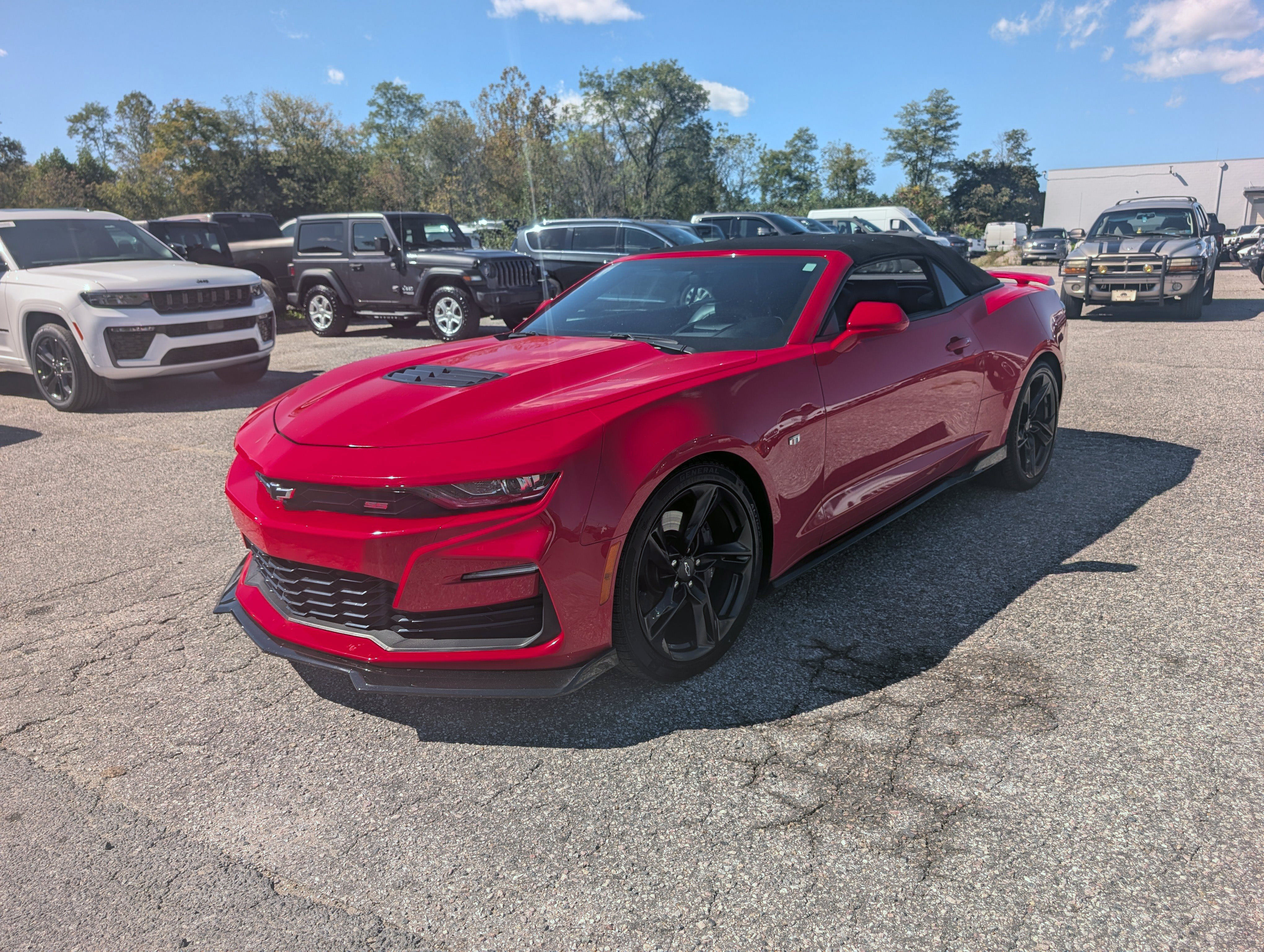 Used 2020 Chevrolet Camaro SS RWD image 9