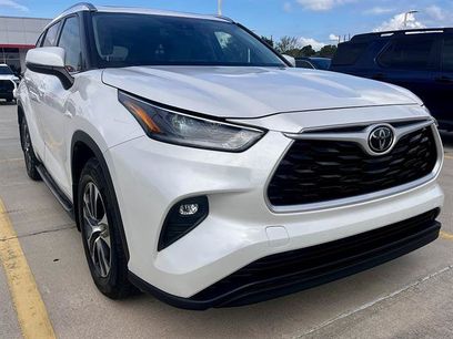 Used 2021 Toyota Highlander XLE
