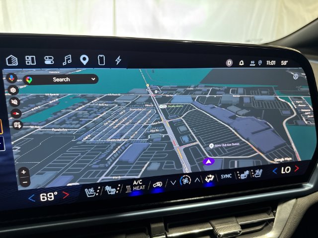 Used 2024 Chevrolet Equinox EV LT AWD/4WD image 17