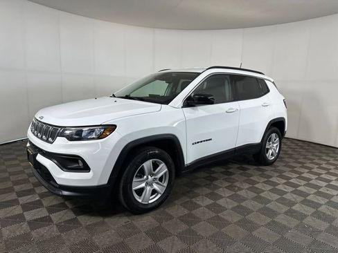 Used 2022 Jeep Compass Latitude w/ Convenience Group AWD/4WD image 7