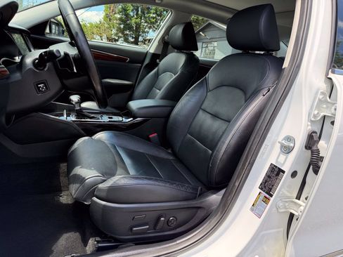Used 2017 Kia Cadenza Technology FWD image 9